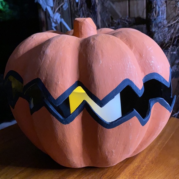 Pottery Barn Kids Charlie Brown Peanuts Pumpkin Luminary Rare 2017 Collection🎃 - Picture 3 of 17